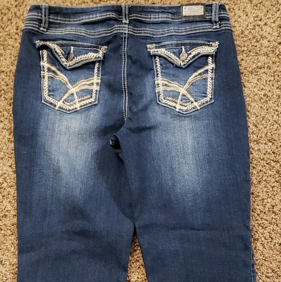 Jeans - Picture 2 of 3